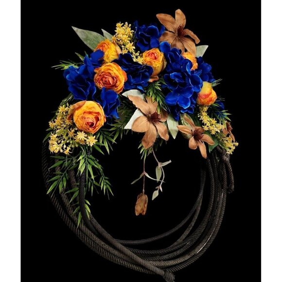COUNTRY WESTERN Lariat Rope Wreath with blue hydrangea, orange roses, clematis. - Picture 4 of 7